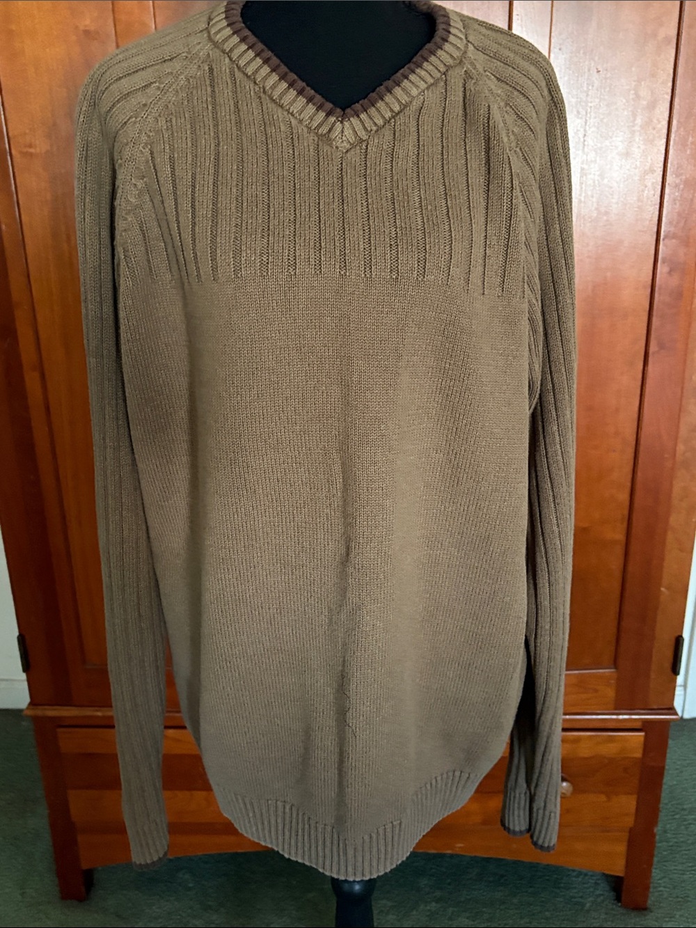 Columbia Men's V-Neck Sweater in Taupe